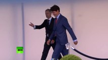 Sosyal medya Kanada BaşbakanıTrudeau’nun Belçika Başbakanı’nın eşiyle tokalaşmasını konuşuyor