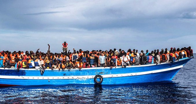 Son Dakika! Çeşme'de 25-30 Göçmen Mahsur Kaldı, Kurtarma Operasyonu Başlatıldı!
