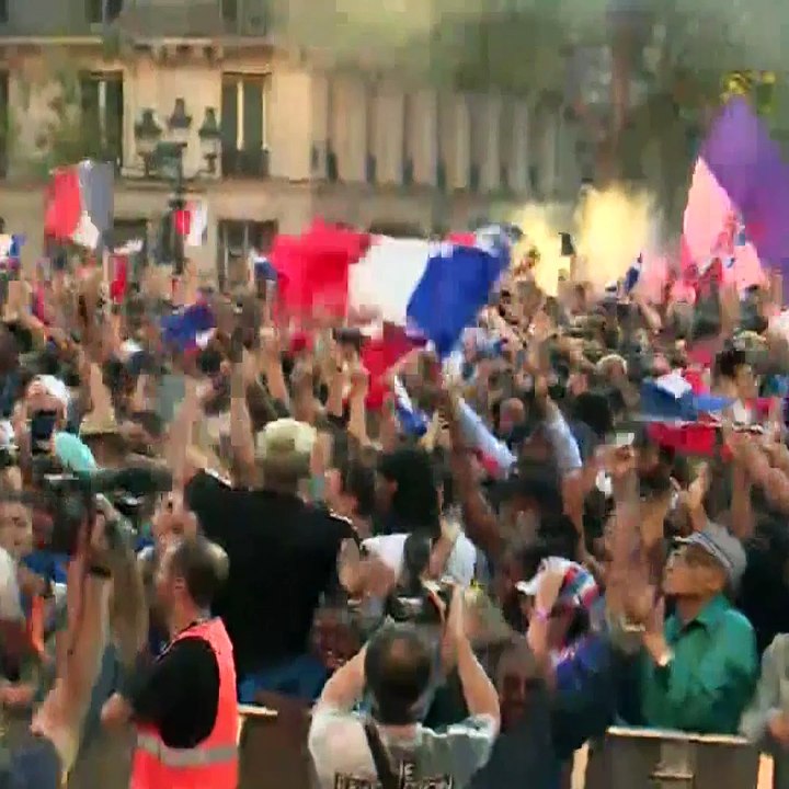 Trois objets connectés pour faire votre propre fan zone à la maison