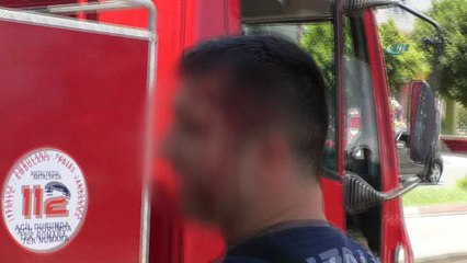 Yaralı itfaiyecinin meslek aşkı...Yangına müdahale ederken yaralandı, söndürme çalışmalarına devam etti