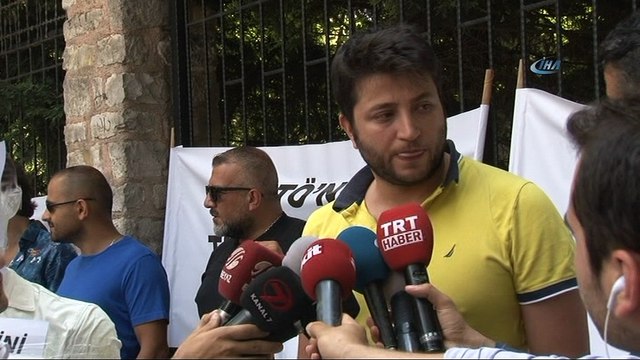 İstanbul Emniyet Müdürlüğü önünde 'Adnan Oktar' protestosu