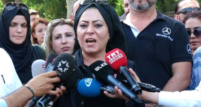 Adnan Oktar'a Destek Eylemine Katılan Bir Kişi Evlatlarımı Adnan Oktar'a Feda Ederim Dedi