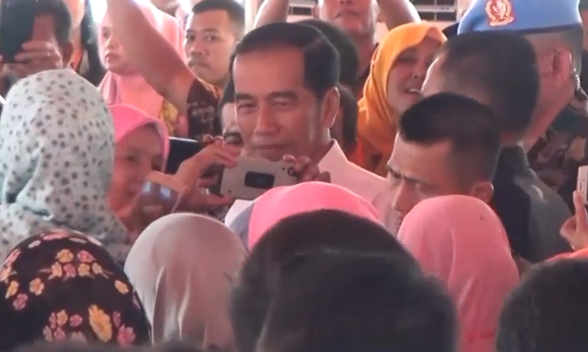 Jokowi Bagikan 6.000 Sertifikat Gratis bagi Warga Sumsel