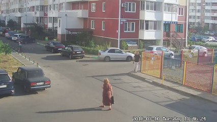 Une bonbonne de gaz laissée dans le coffre d’une voiture finit par exploser