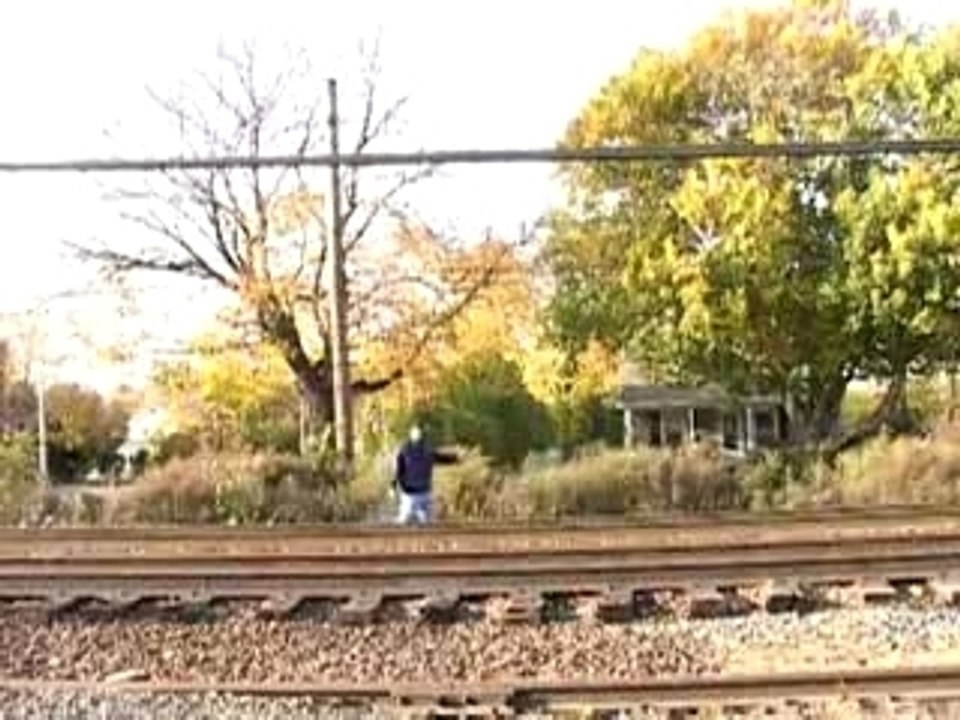 ecrasé par un train ca doit  faire mal