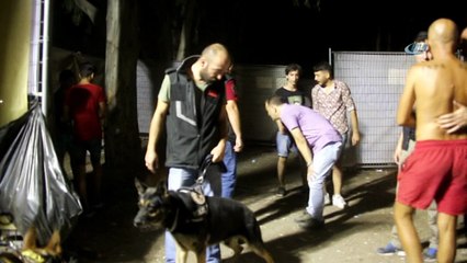 Ünlü sanatçıların sahne aldığı Kuşadası Gençlik Festivali'ne polis baskını