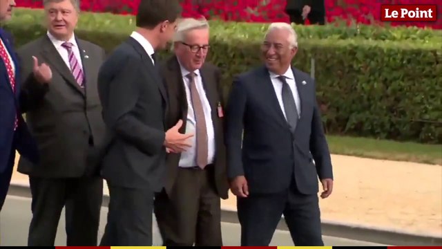 Jean-Claude Juncker titubant au somme de l'OTAN