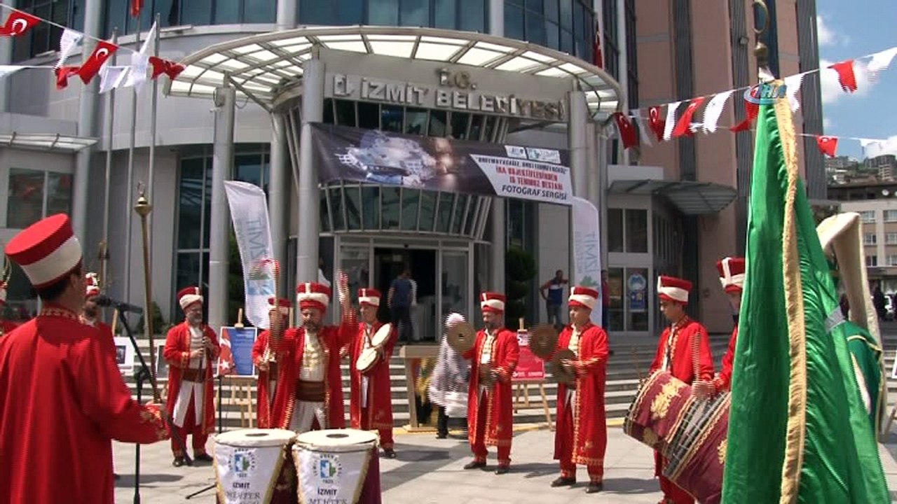 İHA’nın 15 Temmuz fotoğraf sergisine mehterli açılış