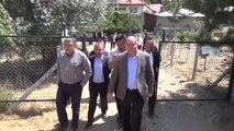 Türk-İş Heyeti 15 Temmuz Şehidinin Mezarını Ziyaret Etti