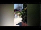 Ora News - Tiranë, përfshihet nga zjarri një banesë