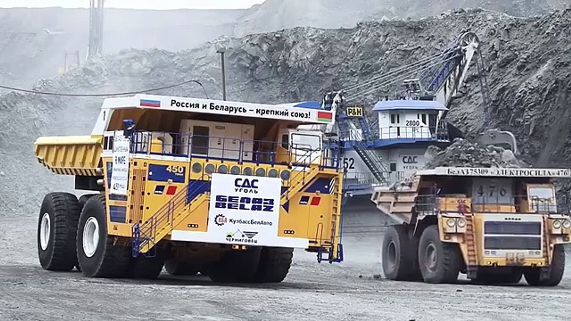 The Largest Dump Truck In The World Belaz Big As A House Video Dailymotion