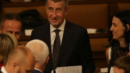 Τσεχία: Κυβέρνηση Μπάμπις με την ψήφο των κομμουνιστών