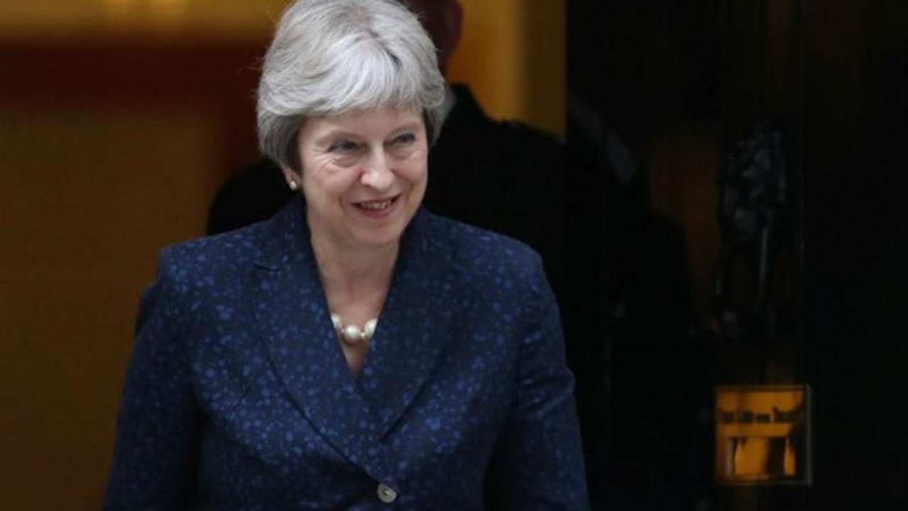 Brexit:«Πολύ σκληρή για να πεθάνει» η Τερέζα Μέι