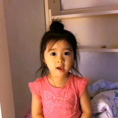 Şarkı sözlerini unutan Koreli çocuk