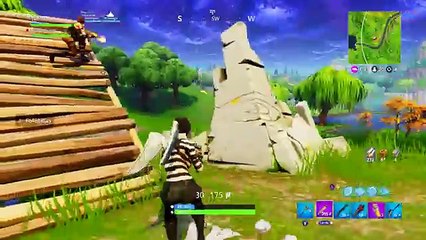 Getting a noob his FIRST WIN on Fortnite...