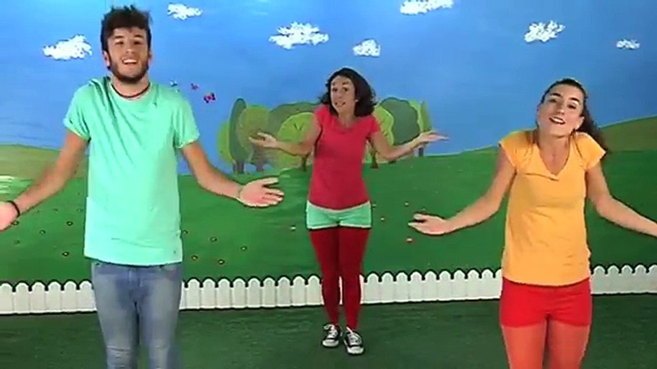 ♫♪ LONDON BRIDGE IS FALLING DOW ♫♪ childrens song with dance and lyrics