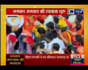 अहमदाबाद में भगवान जगन्नाथ की 141वीं रथयात्रा जारी, विजय रुपाणी ने की शुरुआत