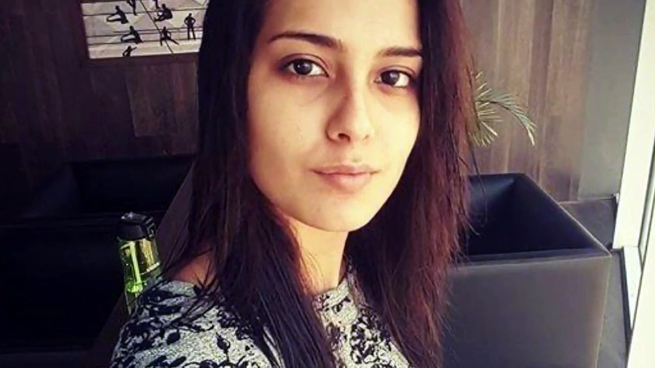 Iqra Aziz Without Makeup For the First Time