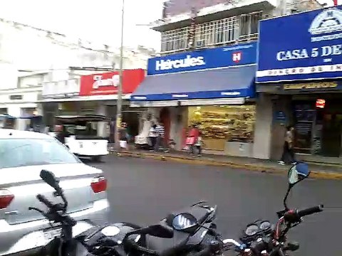 Paseo por la Avenida Aquiles Serdán de Mazatlán