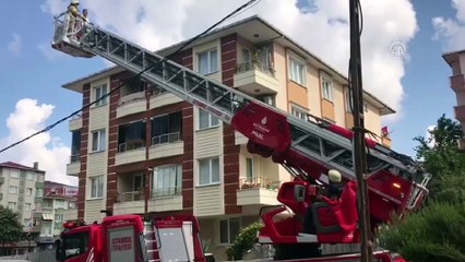 Vinçte ayağı sıkışan işçi kurtarıldı - İSTANBUL