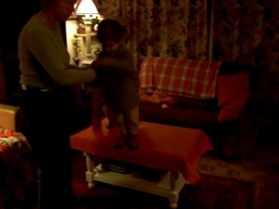 les enfants font des bêtises