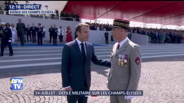 Ce n'est pas un drame, il faudra les rassurer. Le défilé était magnifique , dit le président au gouverneur militaire de Paris en référence à la chute de deux motards