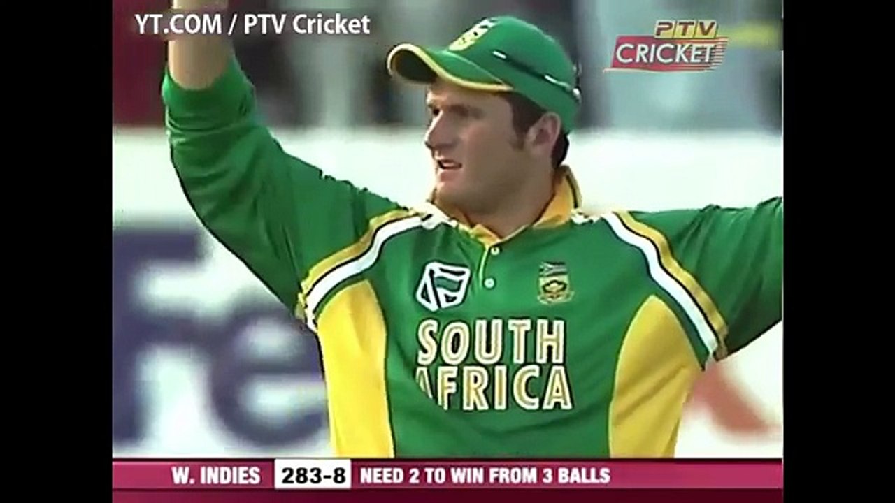 Most Shocking LAST OVER in ODIs. Charl Langeveldt Super Hero -- ROFL!