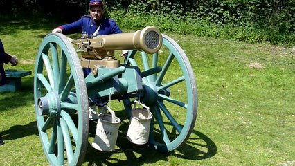 Forgotten Weapons - Shooting a Reffye Mitrailleuse (Reproduction)