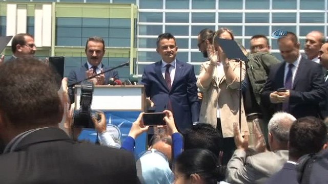 Bakan Pakdemirli: 'Bizi böldüler zamanında, eski sistemde. Sunni, Alevi, Kürt, Türk, laik, anti laik, başörtülü, başörtüsüz diye. Yeni sistemde böyle bir şey yok'