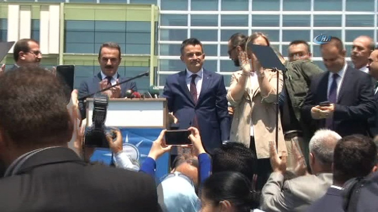 Bakan Pakdemirli: 'Bizi böldüler zamanında, eski sistemde. Sunni, Alevi, Kürt, Türk, laik, anti laik, başörtülü, başörtüsüz diye. Yeni sistemde böyle bir şey yok'