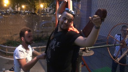 Scènes de rue: plus qu'un bar à la cour de Lorraine