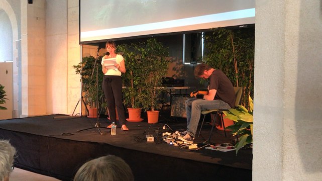 Écrivains en bord de mer, prélude en lecture au rythme d’une guitare électrique