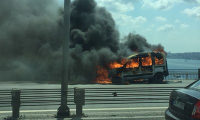 15 Temmuz Şehitler Köprüsü'nde araç yangını