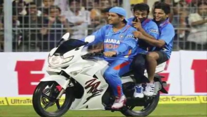 You will be shocked to see Mahendra Singh Dhoni's unique style | TODAY NEWS IN हिन्दी