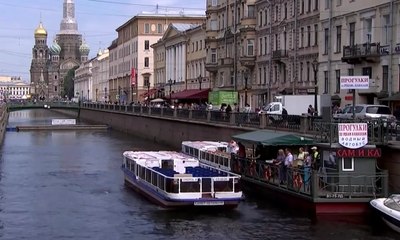 Jembatan Kota Petersburg Aktif Di Musim Panas