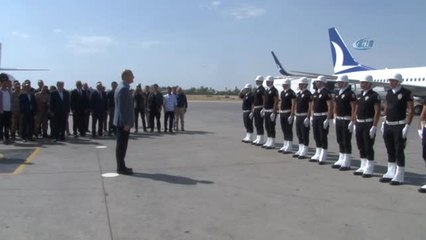 Bakan Soylu, Helikopter Filo Komutanlığı'nda Bulunan İha'ları İnceledi