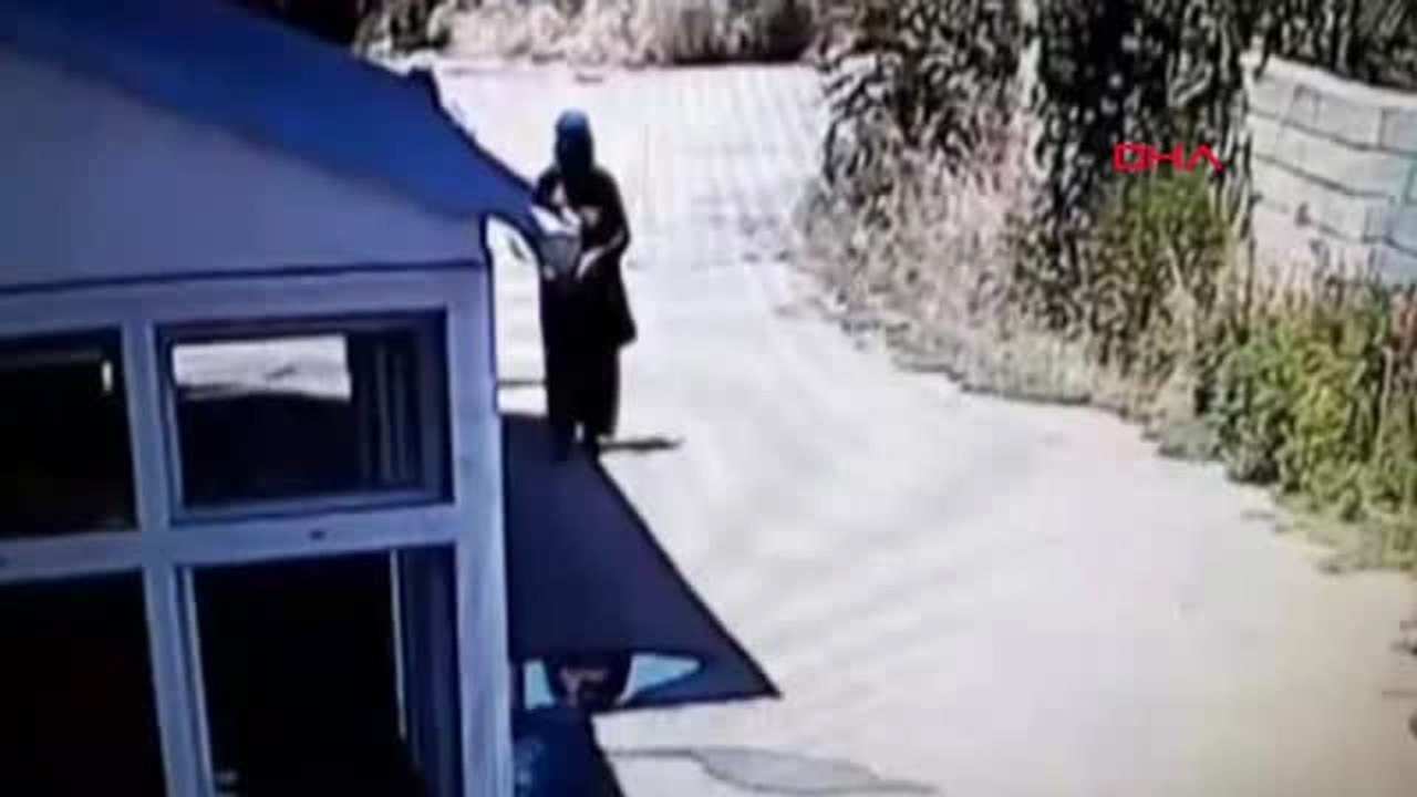 Van Kadın Kıyafeti Giyip, Belediye Meclis Eski Üyesinin Evine Girdiler -- Tekrar