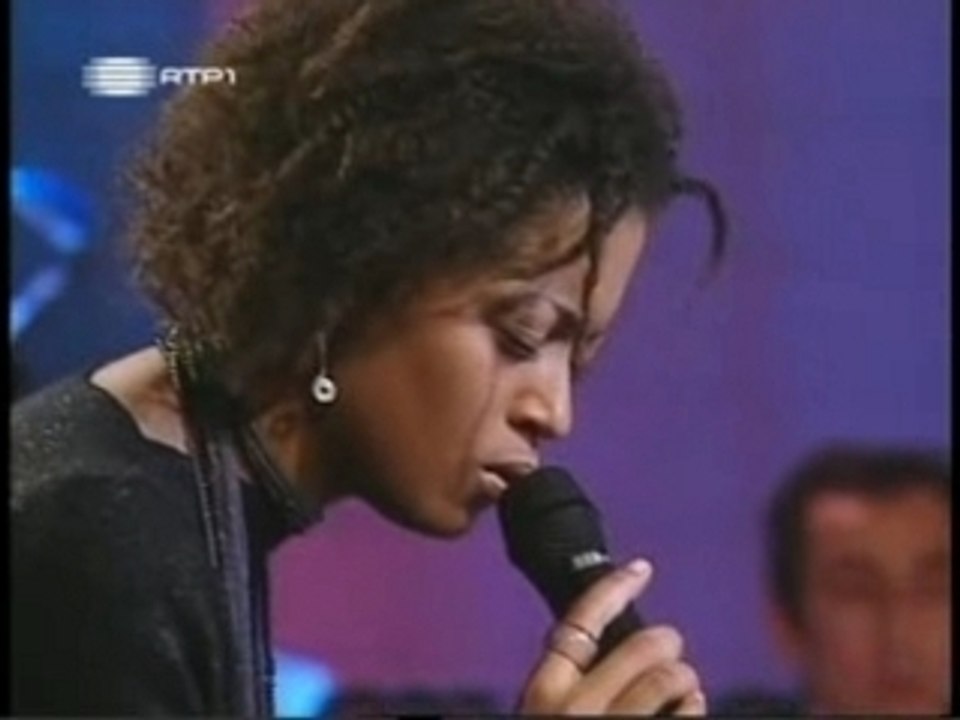 Sara Tavares - Grândola Vila Morena