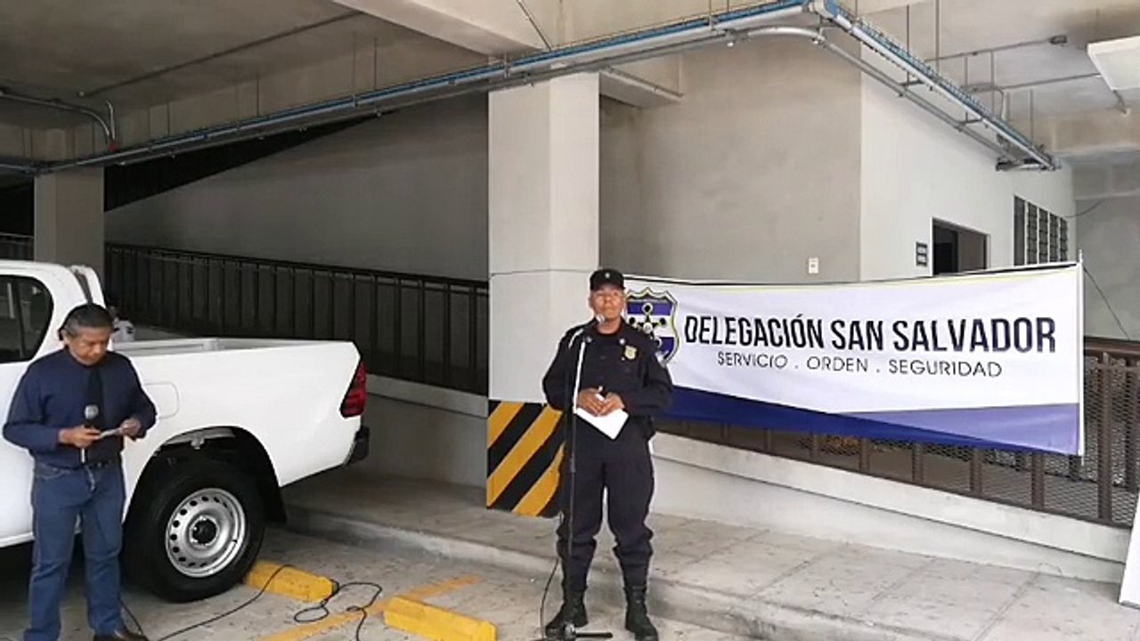 #ÚltimaHora  #EnVivo Autoridades presentan a Ronald Atilio Urbina, principal sospechoso de haber asesinado a Jocelyn Abarca, quien era su pareja.
