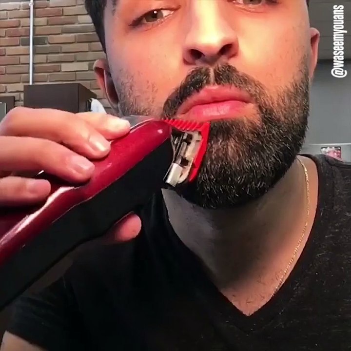 This barber does amazing job