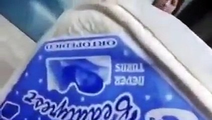 شاب مكسيكي اشتري مرتبة سرير عن طريق الانترنت شاهد ماذا وجد بها