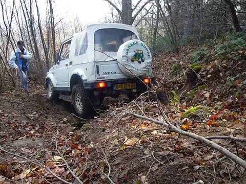 Téléthon 2007 Marie Cécile Courbon Suzuki Santana 410