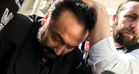 Adnan Oktar'a Düzenlenen Operasyon Kapsamında 2 Polis Gözaltına Alındı