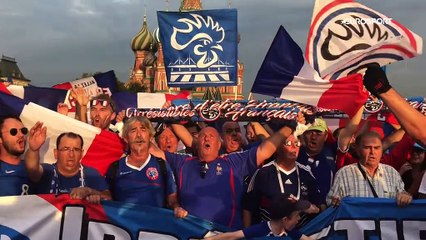 Les  supporters français ont déjà retourné la Place (bleu, blanc) Rouge