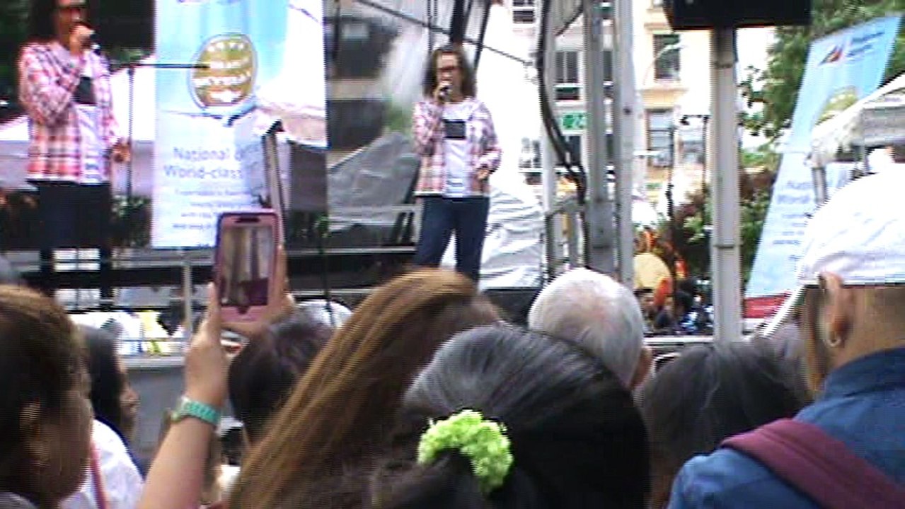 Philippine Independence Day Parade NYC 06-03-2018: Delfin Edralin - Hanggang