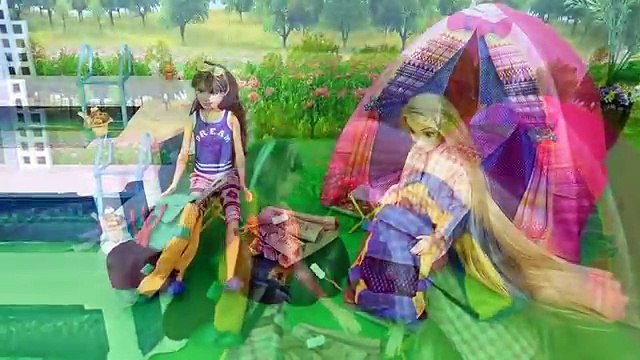 Barbie Rapunzel Elsa go Camping- Fountain Pool باربي التخييم Barbie Barraca de camping Piscina