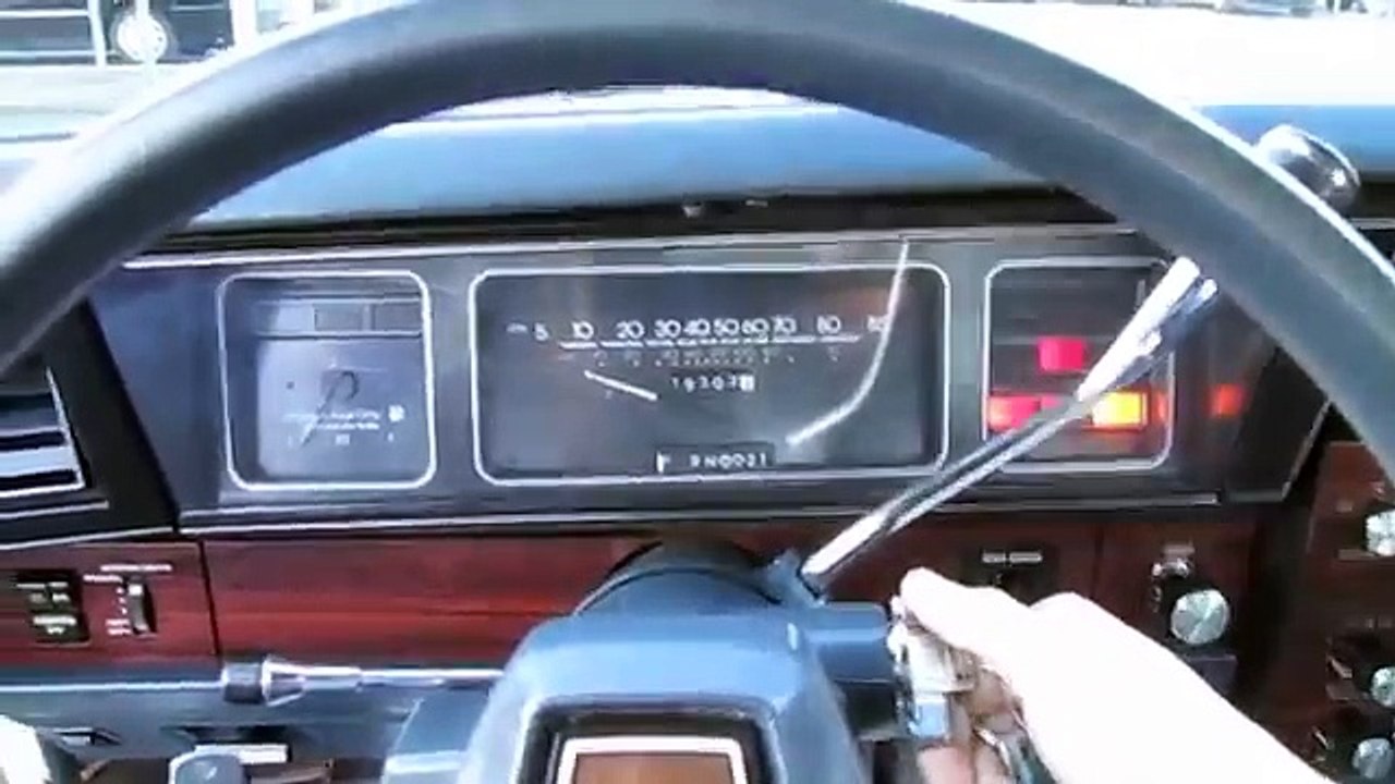 Test Drive the 1990 Chevrolet Caprice Classic (Start Up, Engine, Tour)