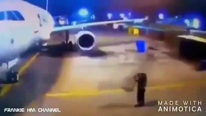 فيديو: حوادث غربية في مطارات العالم