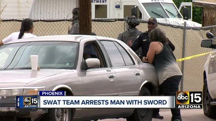 Man arrested after barricade situation in Phoenix