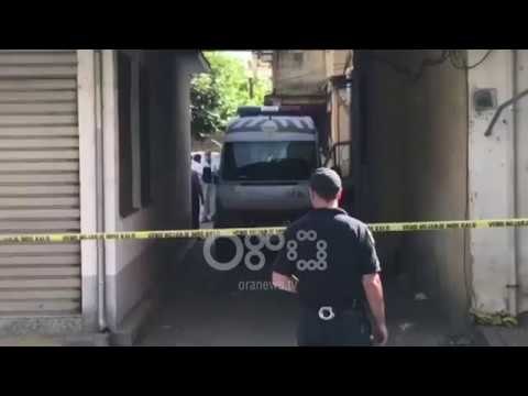 Ora News- Shkodër,çifti gjendet i vdekur në makinë,momenti kur trupat e pajetë nxirren nga automjeti